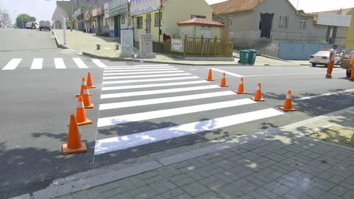 創(chuàng)城進(jìn)行時(shí) 完善道路安全設(shè)施 讓乳山的交通更加文明有序