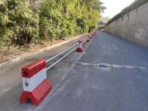 分 出安全 石鼓山立交輔道處增設(shè)機非隔離設(shè)施