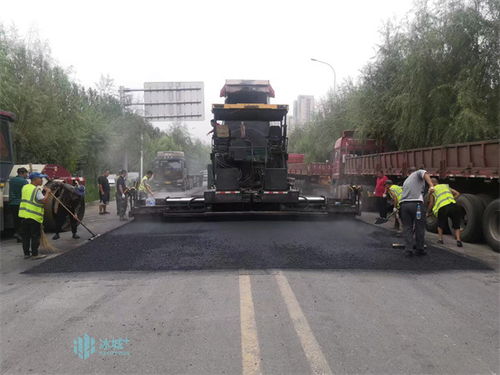 路面修復不及時 市政設施破損臟污 空中線纜整治緩慢 哈市一批路橋和市政設施問題被曝光鳳凰網黑龍江 鳳凰網